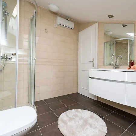 Stone House Domacin Old Town Tatil Evi